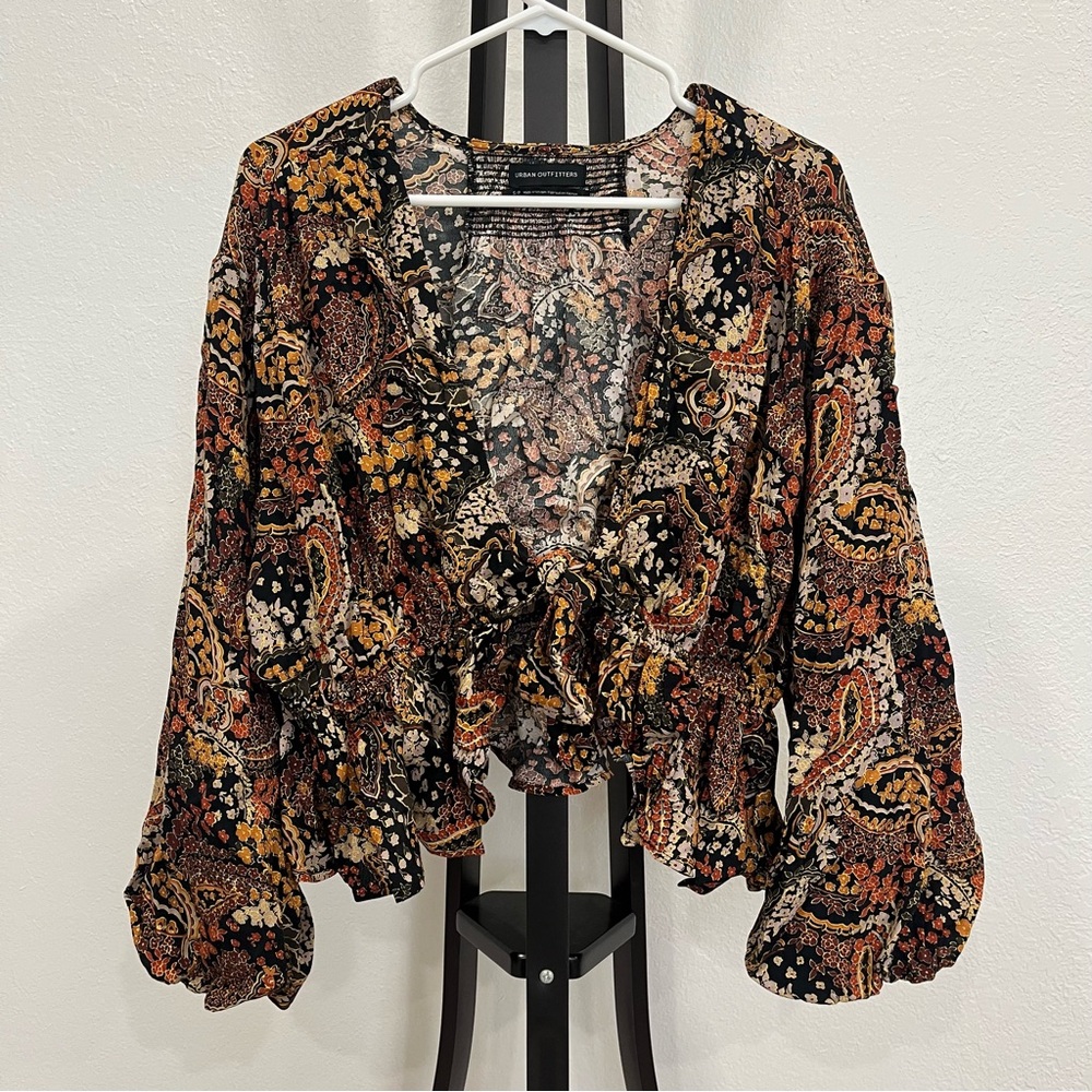 Urban Outfitters Bonnie Crepe Blouse - Picture 3 of 7